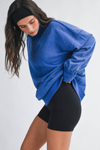 Load image into Gallery viewer, 9164HK Oversized Mock Neck Washed Sweatshirt
