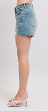 Load image into Gallery viewer, Button Fly Vintage Wash - Judy Blue
