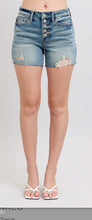 Load image into Gallery viewer, Button Fly Vintage Wash - Judy Blue
