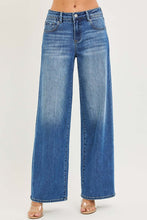 Load image into Gallery viewer, Baggy - The Emery - Risen Jeans featuring wide-leg design and light blue wash, perfect for a trendy casual look.
